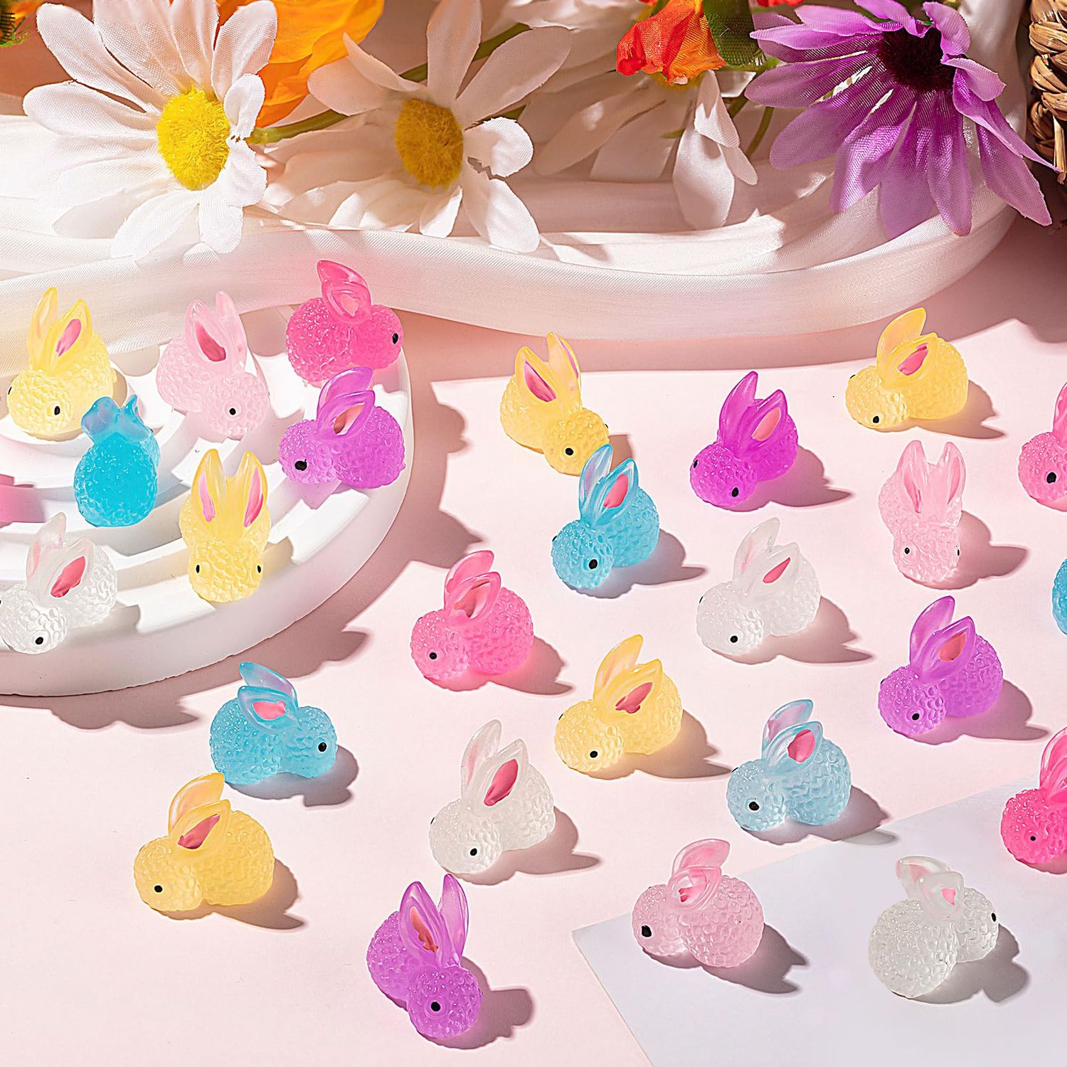 HFAYDZSW 120Pcs Luminous Mini Resin Bunny, Miniature Bunny Figurines, Glow in The Dark Tiny Rabbit Ornament for Garden Landscape Aquarium Dollhouse Birthday Party Room Crafts Decor