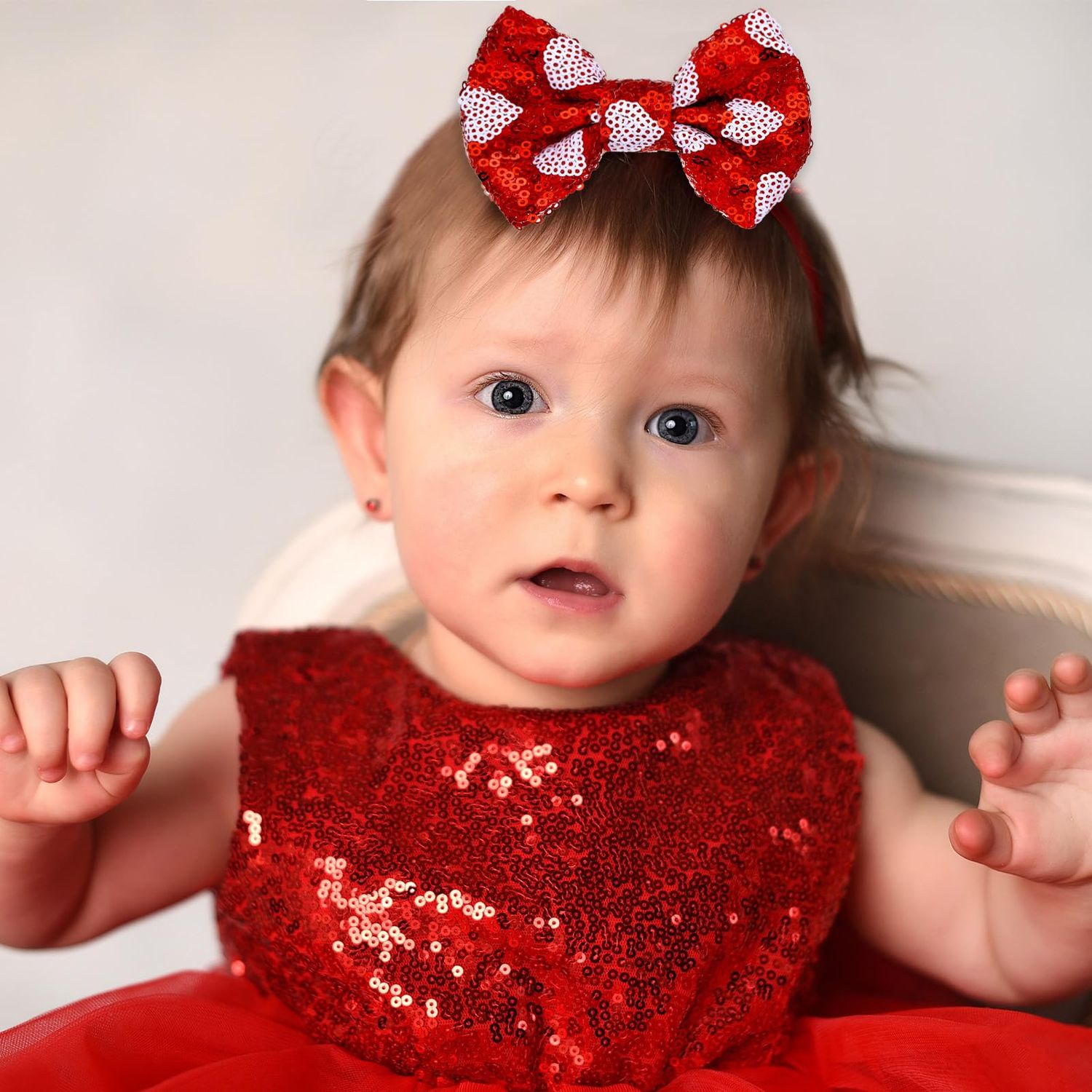 ZOLYCO Sparkling 4 Inch Glitter Heart Hair Bows Clips Sequin Bow Alligator Clips Hair Accessories for Girls, Teens, Toddlers（Red）