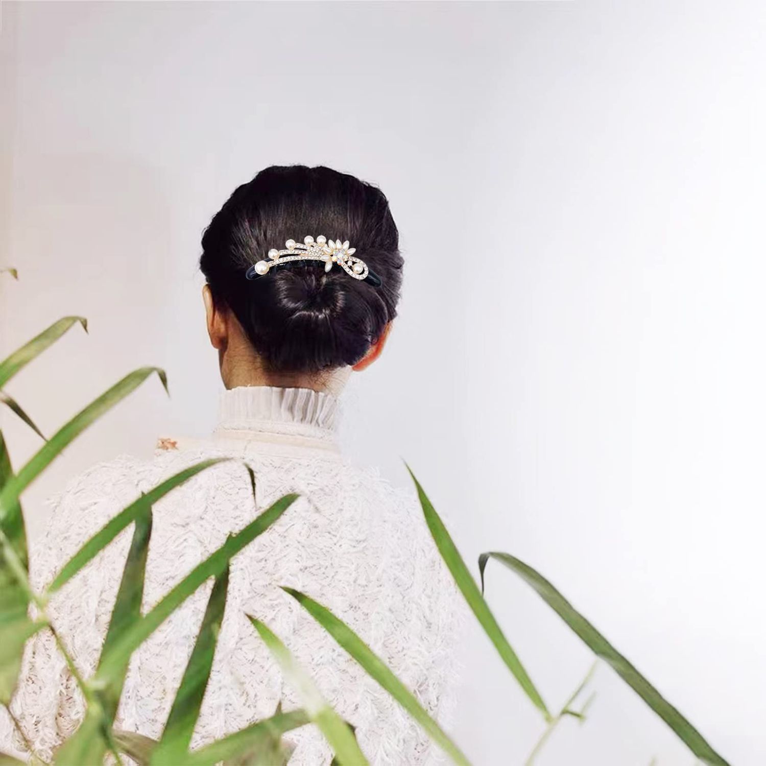 GeoGeoDIY Hair Comb, 4 Pcs Pearls Rhinestones Flower Hair Combs Pins, Vintage Wedding Headpieces Hair Tools, Hair Accessory for Women and Girls, Thick Hair, Black & White, Daily present