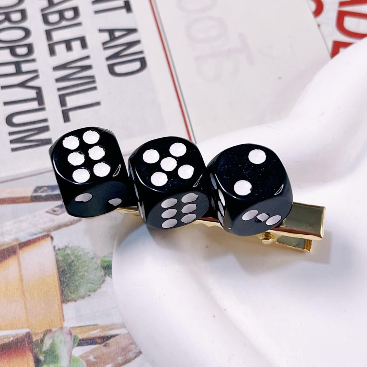 TUCEWP 4Pcs Dice Hair Clips for Women Girls Funny Resin Dice Cube Hair Pins Goth Punk Black White Dice Hair Barrette Nonslip Metal Alligator Clips for Long Thick Hair Trendy Lovely Hair Accessories