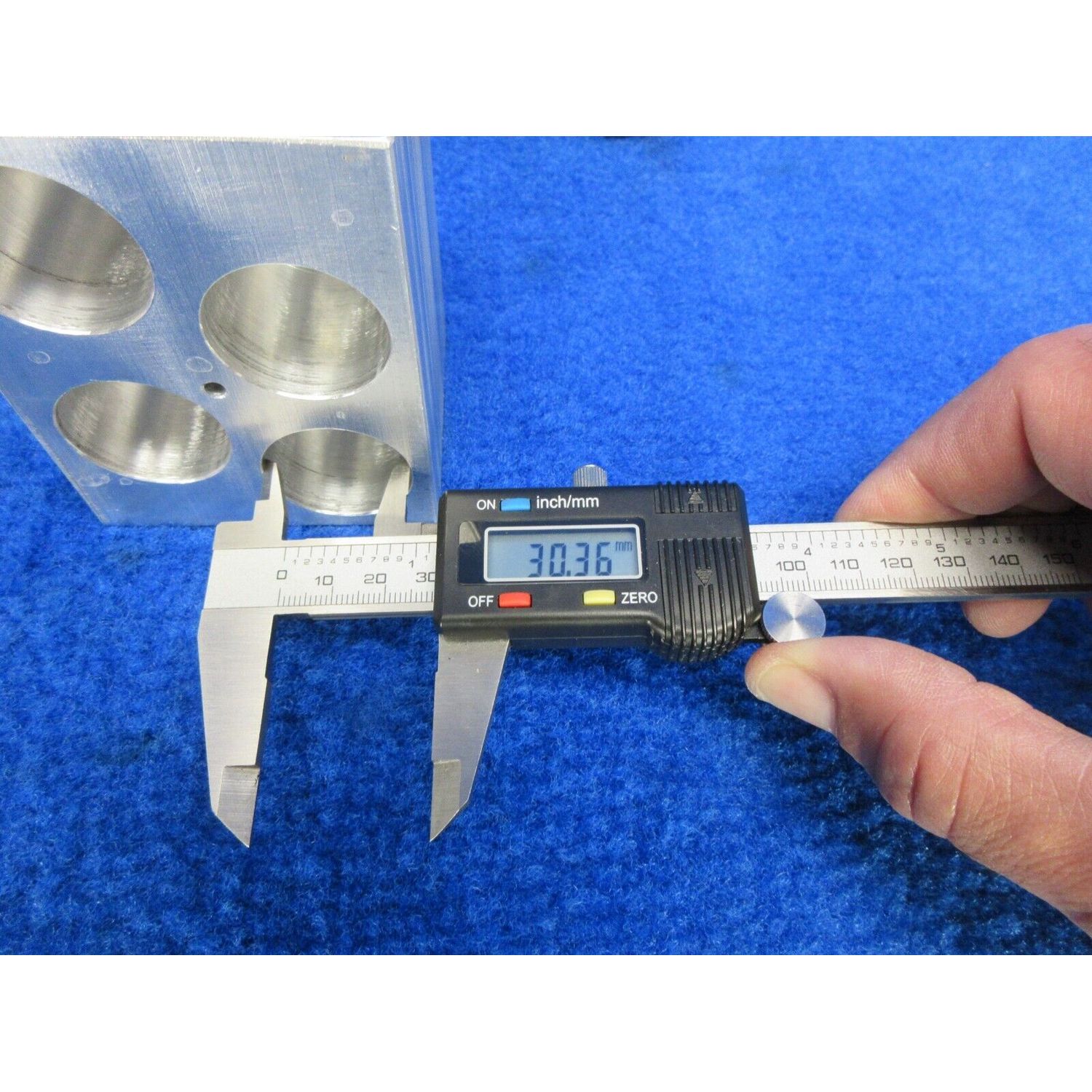 Block Dry Bath Heater Aluminum 4 vial wells, 30mm 1.2" diameter, conical bottom