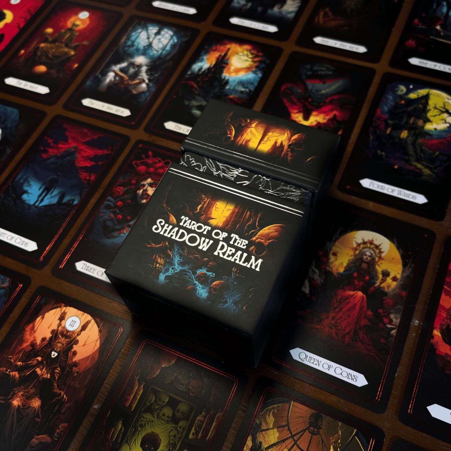 Earth Moon Magick - Tarot of The Shadow Realm - 78 + 2 Extra Cards, Guidebook with Keywords, Tarot Oracle Cards Set, Ideal for Shadow Work, Perfect for Beginners & Advanced Readers