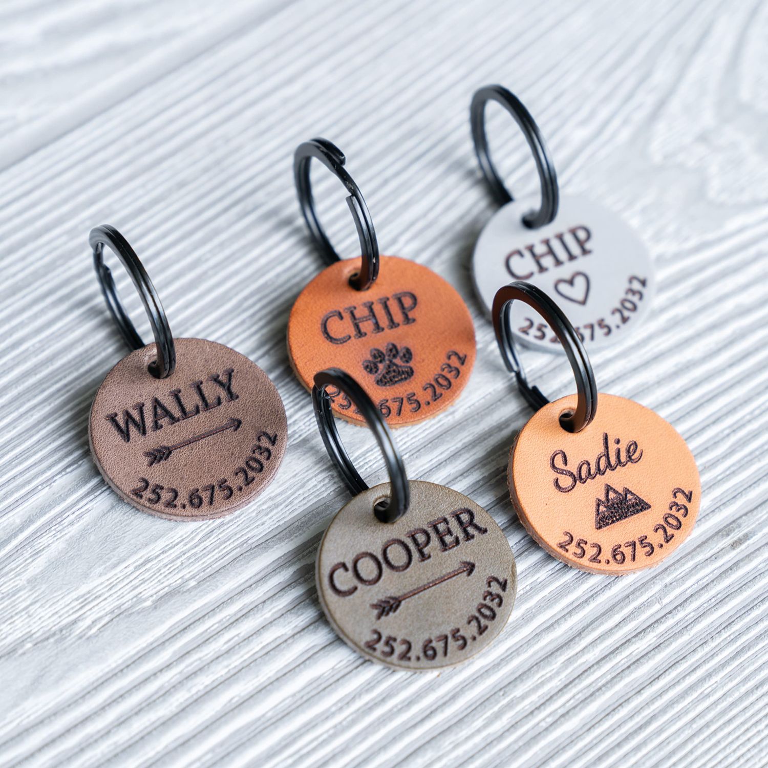 Custom Dog Tag, Customized Leather Pet ID tag, Cat tag, Full Grain Leather Pet Identification Tag, Personalized Dog tag, Quiet Dog Tag, Silent Dog Tag