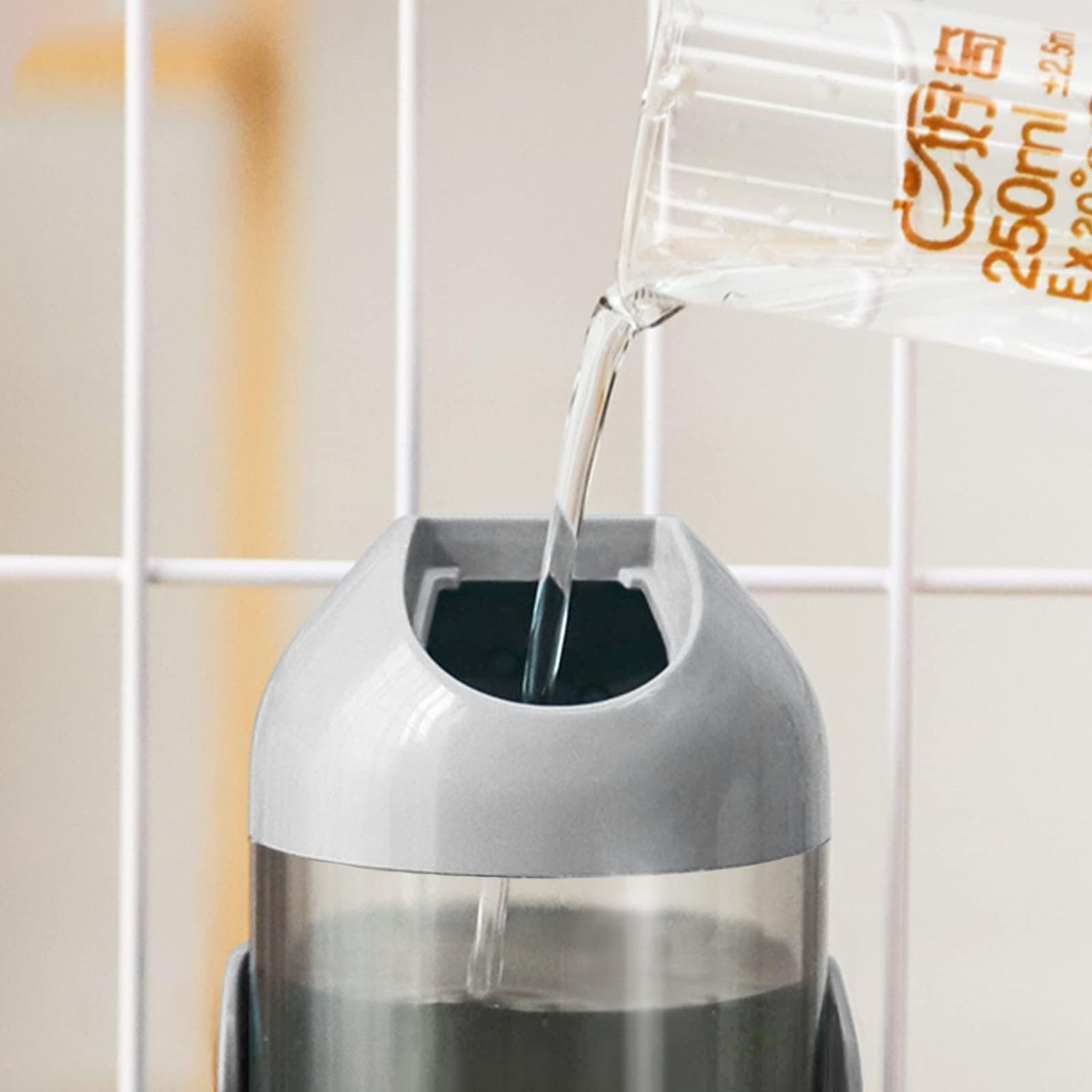 septillar Pet Water Bottle Hanging Dog Water Dispenser Kennel Drinker Kettle Feeder BPA Free Cage Crate Hutch Puppy Cat Rabbit (17oz, Gray)