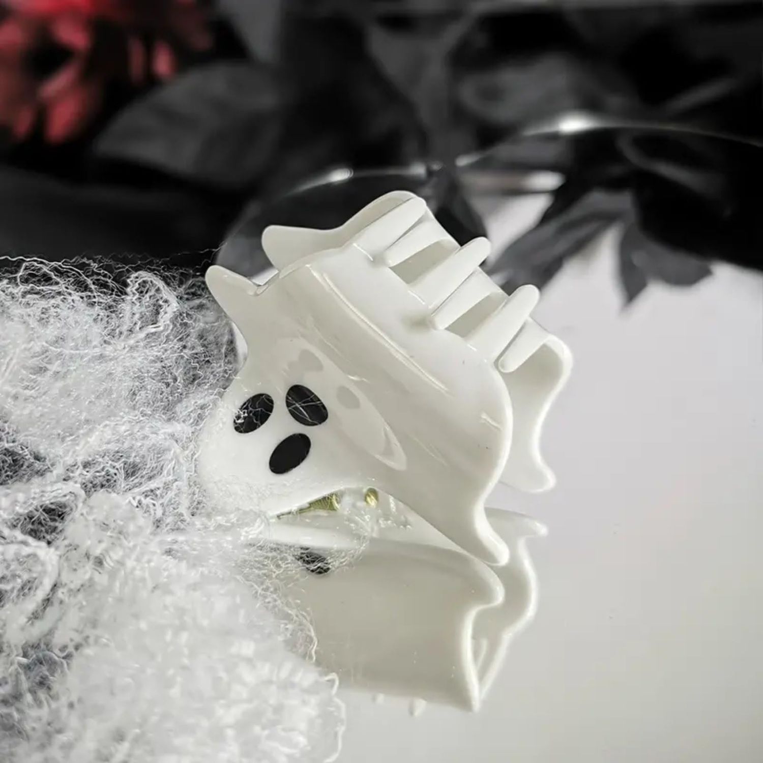 Halloween Hair Clips Cute Ghost Hair Claw Clips Non-Slip White Ghost Hair Jaw Clips Funny Halloween Hair Decoration Accessories for Women Girls Halloween Cosplay Hair Styling, 1PCS