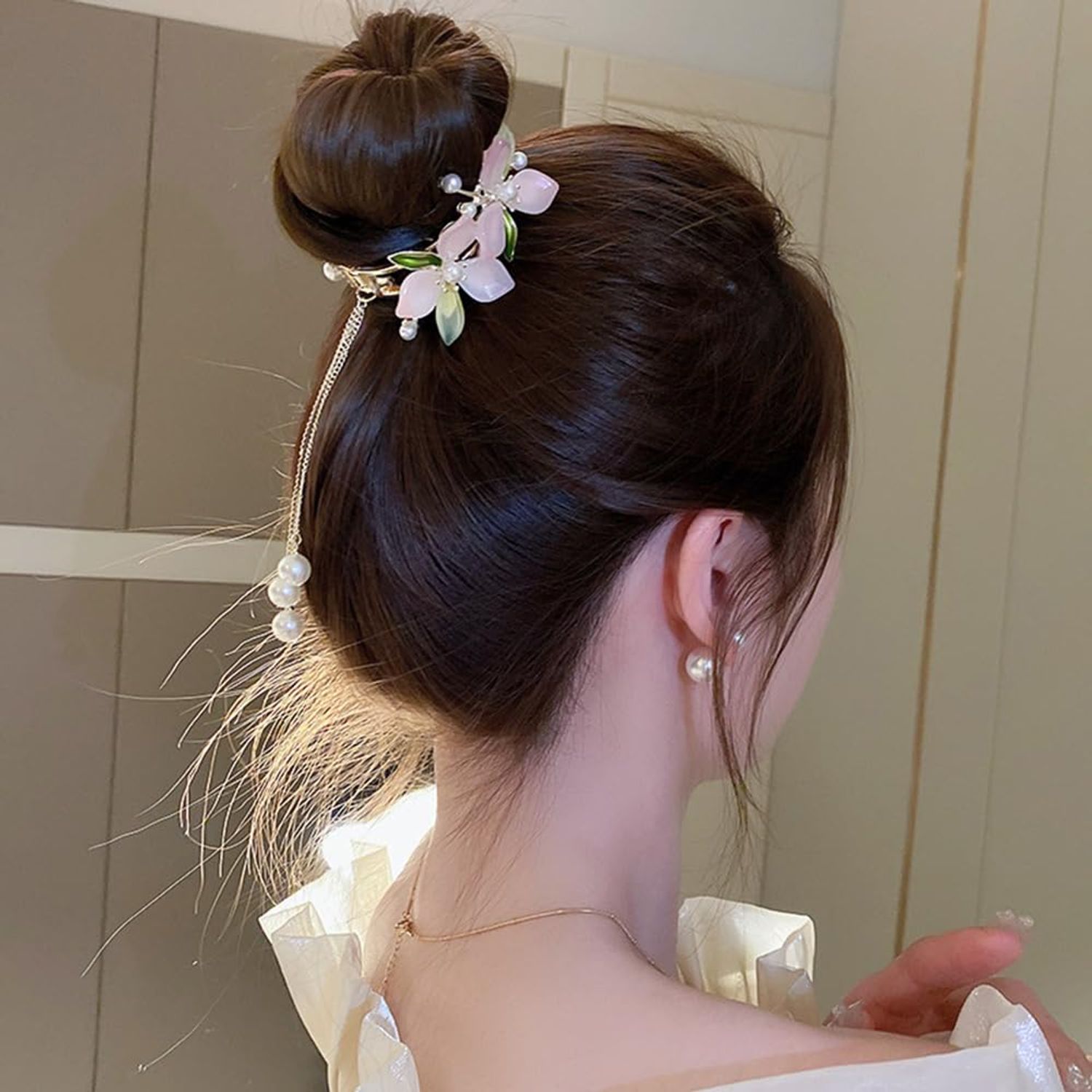 Wiwpar Flower Tassel Hair Bun Clip Flower Ponytail Buckle Hairpin Crystal Long Tassel Ponytail Holder Claw Pearl Long Tassel Hair Claw Clips Hair Barrettes Accessories for Women Girls (Style1)