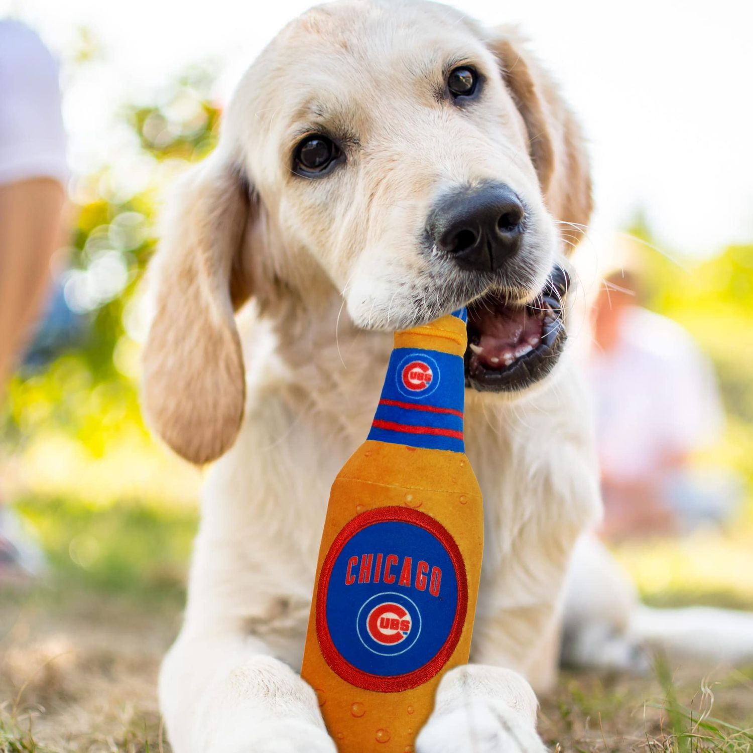 Pets First MLB Chicago Cubs Stadium Beer Bottle Plush Dog Toy-Cutest Plush Toy for Dogs & Cats with Inner Squeaker & Premium Embroidery of Baseball Team Name & Logo