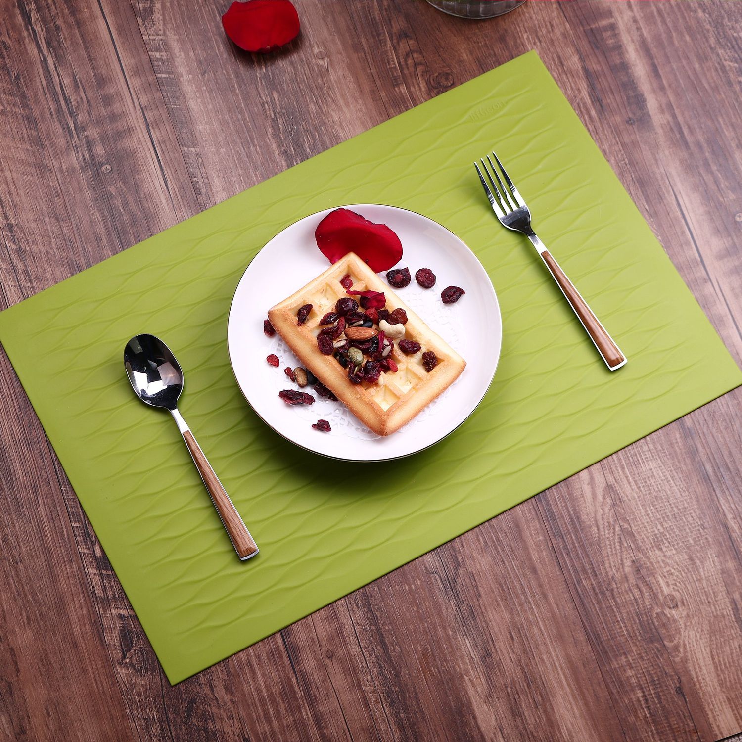 liflicon Silicone Place Mat for Dining Table Reusable Kids Place Mat Hot Pads Pot Holders Spoon Rest Baking Mat Pet Food Mat Non-Slip Trivet Mat Size 17.72''11.81''-Green