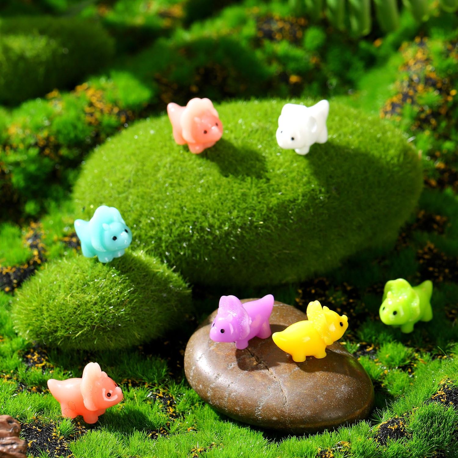 Liliful 48 Pcs Mini Resin Dinosaur Figures Small Dinosaur Tiny Dinosaur for Mini Garden Micro Landscape Aquarium Home Decoration Dinosaur Outdoor Party Favors (Classic)