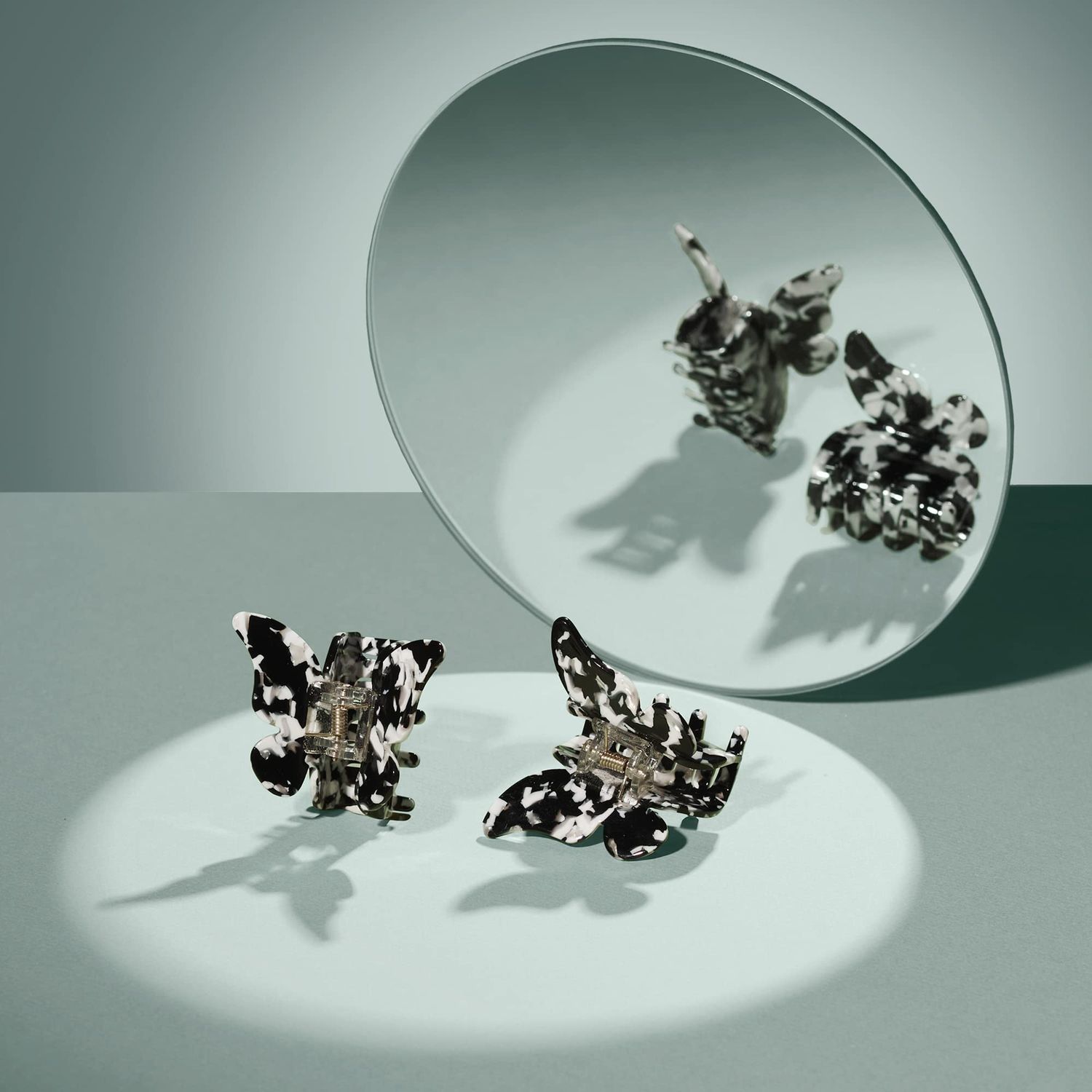 The Hair Edit Black & White Marble Papillon Claw Clip