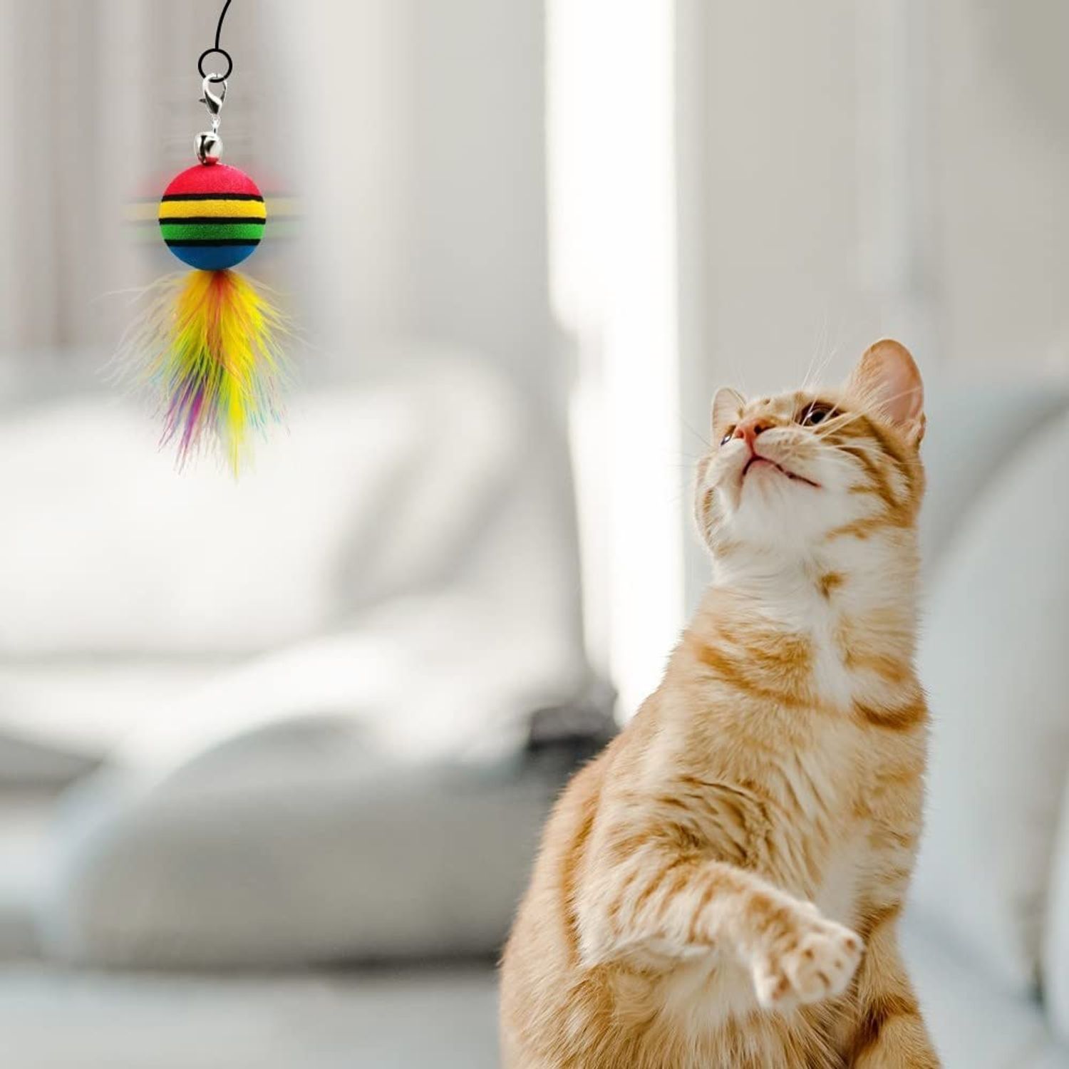 MiOYOOW Cat Feather Toy, Interactive Cat Teaser Feather Cat Toy Set with Dual Ended Suction Cup/ 4 Feather Refills for Indoor Cats Kittens