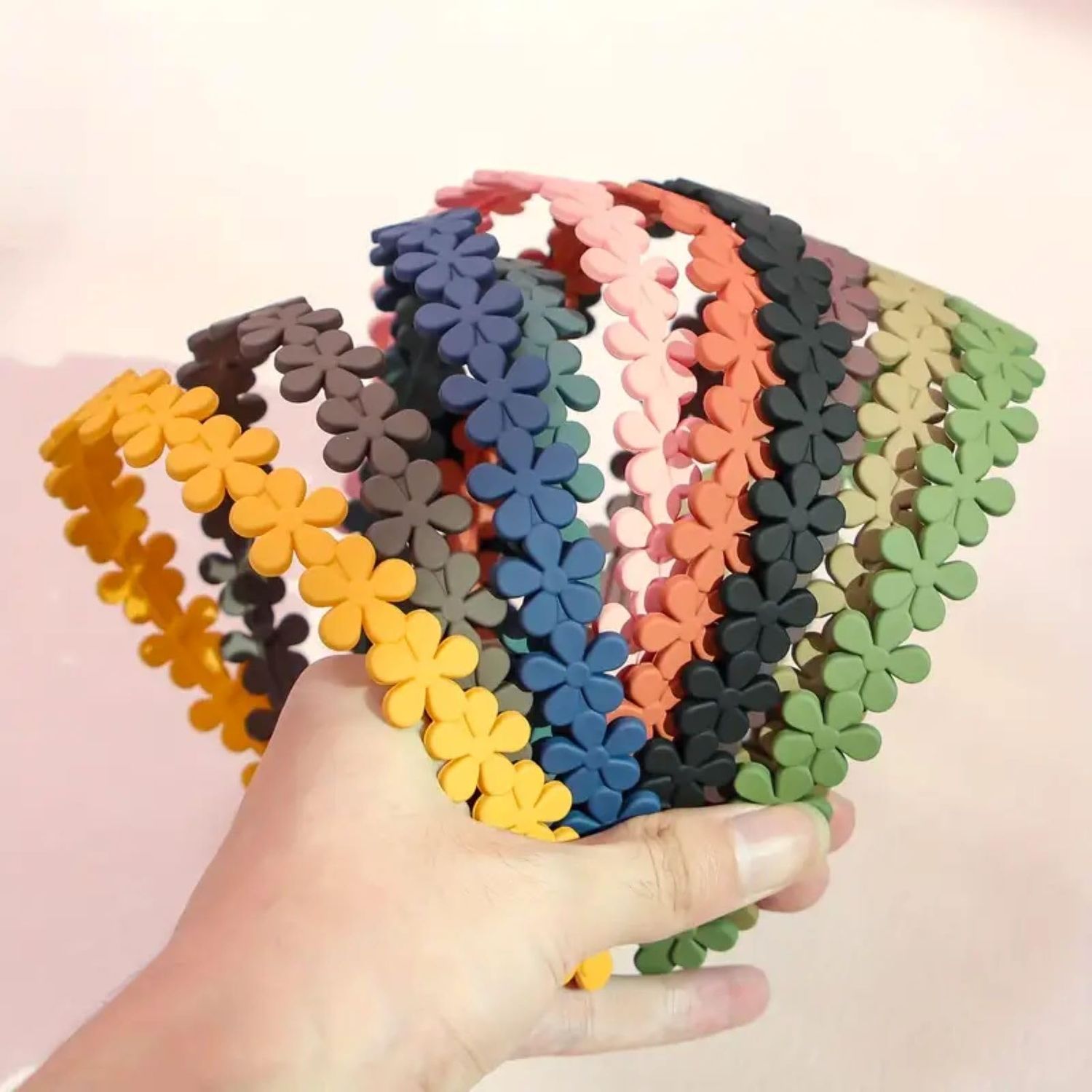 WOVOWOVO Plastic Flowers Headbands for Women and Girls, 10 Pcs Floral Headband with Teeth Thin Head Bands Combing Hairbands Hair Accessories for Teens Toddlers