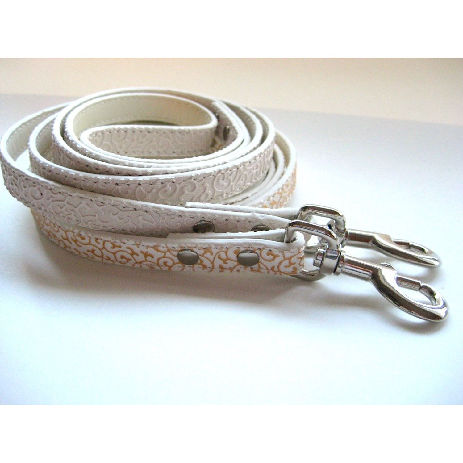 House of FurBaby Flower Dog Collar | Wedding Dog Collar | XS S M L (M w/Leash, Ivory Collar)