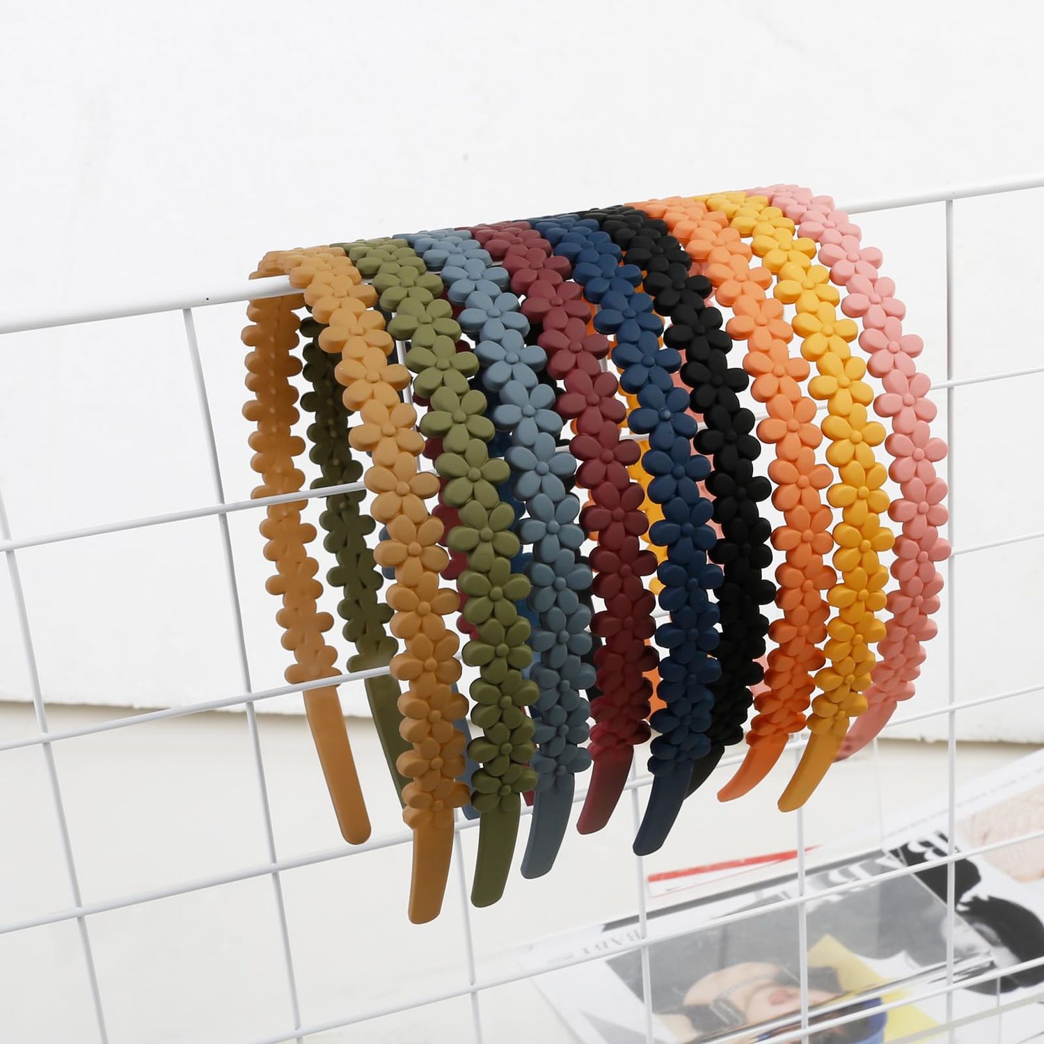 WOVOWOVO Plastic Flowers Headbands for Women and Girls, 10 Pcs Floral Headband with Teeth Thin Head Bands Combing Hairbands Hair Accessories for Teens Toddlers