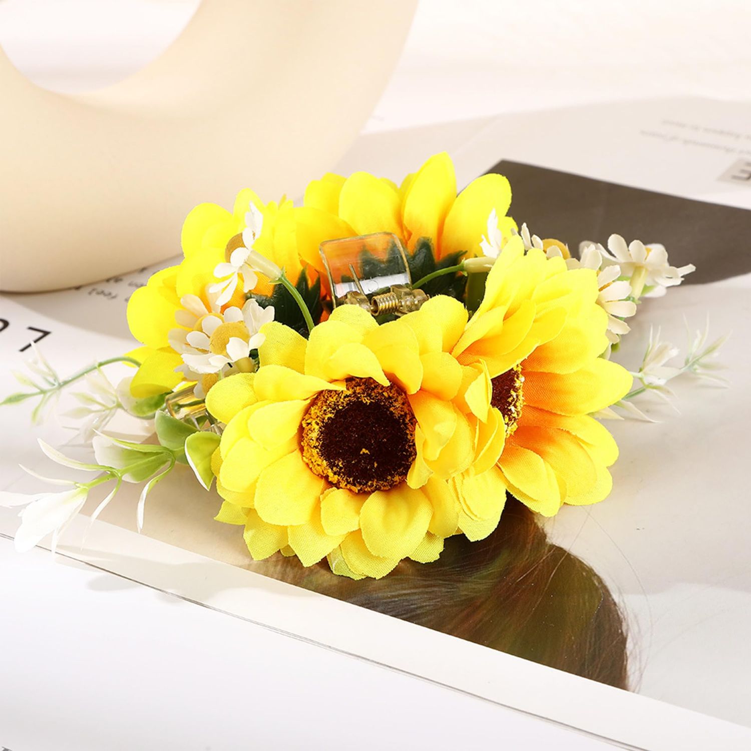 Sunflower Hair Claw Clip, Floral Hair Accessory for Women and Girls, Yellow Flower Hair Clip Cute Sunflower Barrette for Girls, Big Flower Claw Clip Stylish Daisy Hair Accessory for Women and Girls