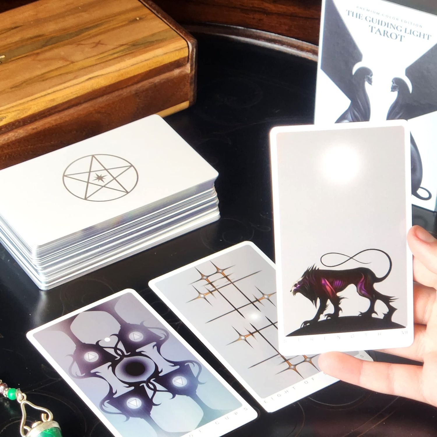 Da Brigh Guiding Light Tarot Cards Deck with Modern Abstract Artwork