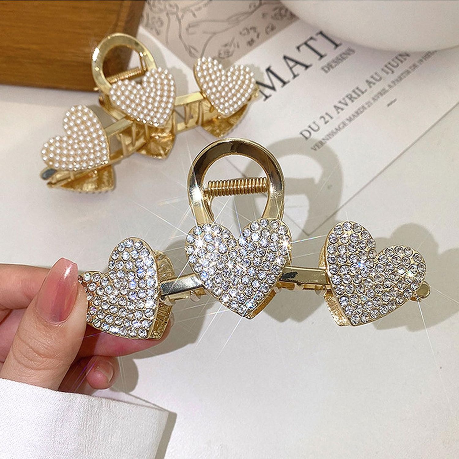 Pearls Heart Hair Clips Valentines Day Hair Accessories for Women Girls Rhinestones Gold Metal Hair Claw Clips Shiny Hearts Hairpins Strong Hold Hair Clip for Thick or Thin Hair Decoration 1 Pcs