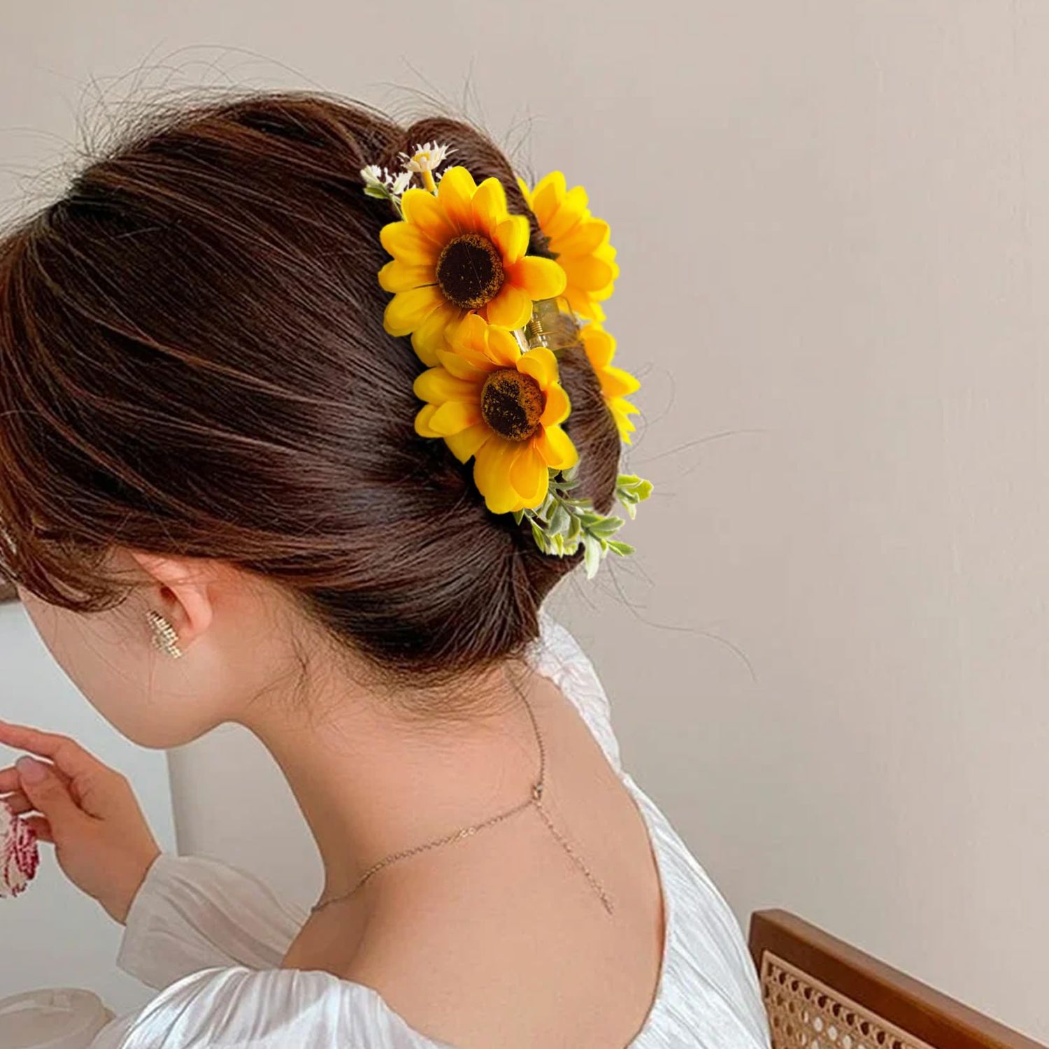 Sunflower Hair Claw Clip, Floral Hair Accessory for Women and Girls, Yellow Flower Hair Clip Cute Sunflower Barrette for Girls, Big Flower Claw Clip Stylish Daisy Hair Accessory for Women and Girls