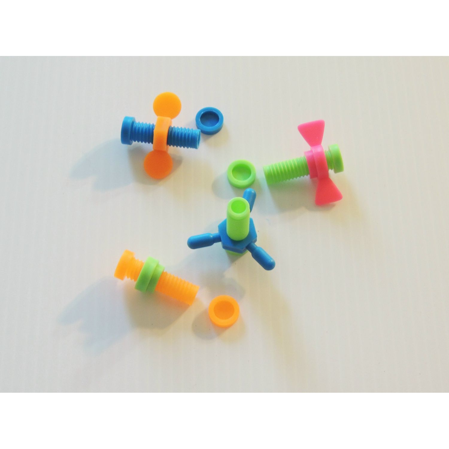 Bonka Bird toys pk12 Nuts & Bolts foot talon foraging toy cockatiel parakeet