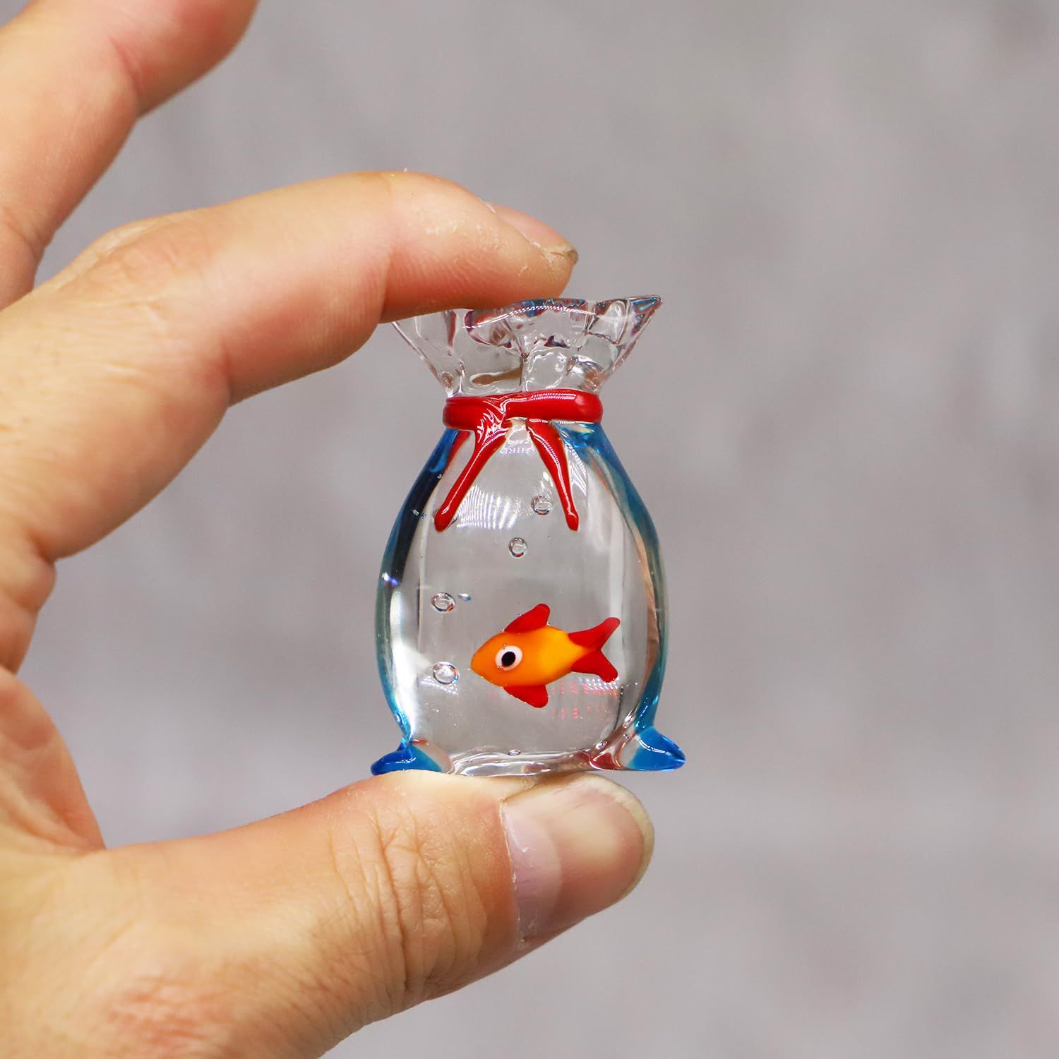 Miniature Glass Goldfish, Tiny Goldfish in a Bag, Dollhouse Glass Goldfish Figurine, for Aquarium Fish Glass Ornament, Dollhouse Miniature DIY, Seaworld, Ocean Lover (1PCS)