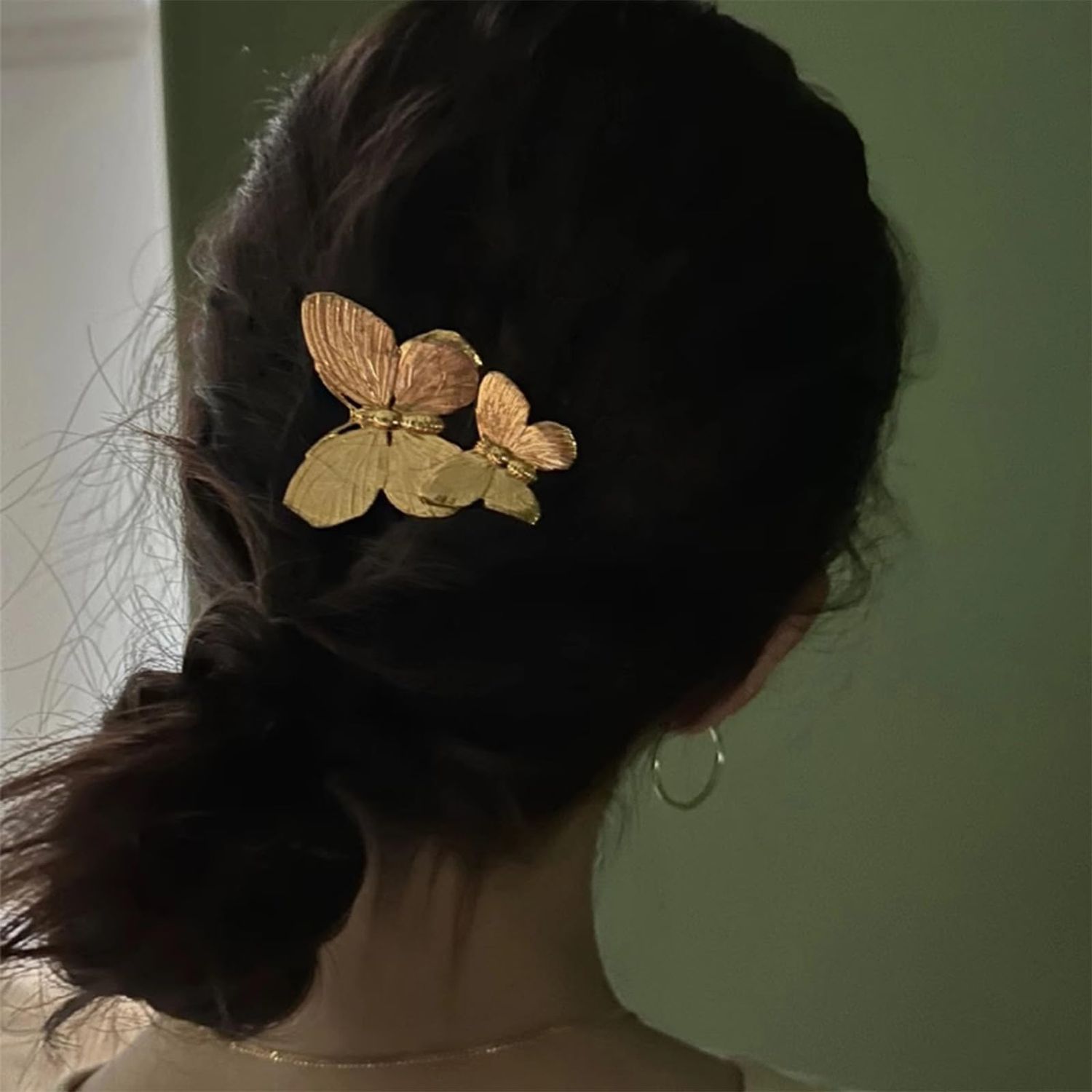 Glitter Gold Big Butterfly Hair Clips - 2Pcs French Elegent Gold Butterfly Bobby Pins Butterfly Clips Pearl Bride Wedding Hair Pins Bridal Hair Accessories for Girls Teens Women Gifts