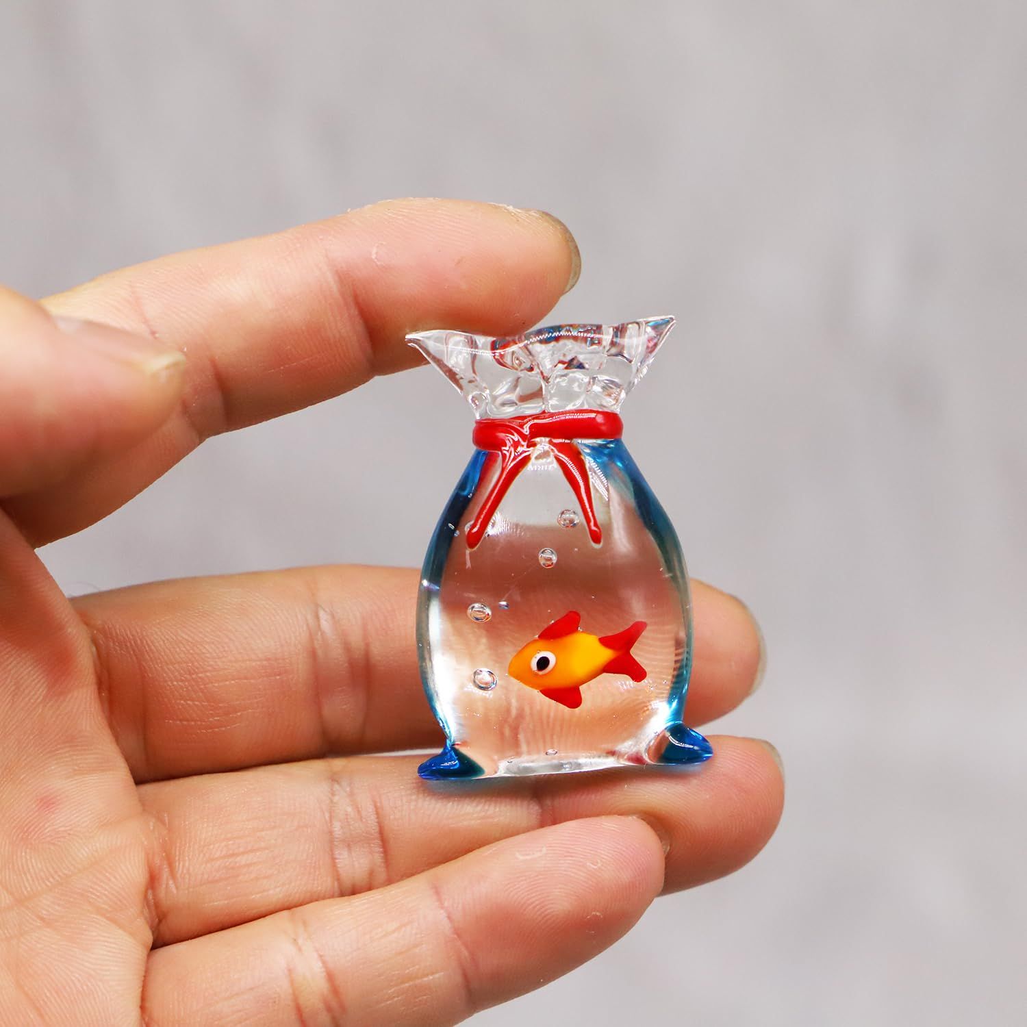 Miniature Glass Goldfish, Tiny Goldfish in a Bag, Dollhouse Glass Goldfish Figurine, for Aquarium Fish Glass Ornament, Dollhouse Miniature DIY, Seaworld, Ocean Lover (1PCS)