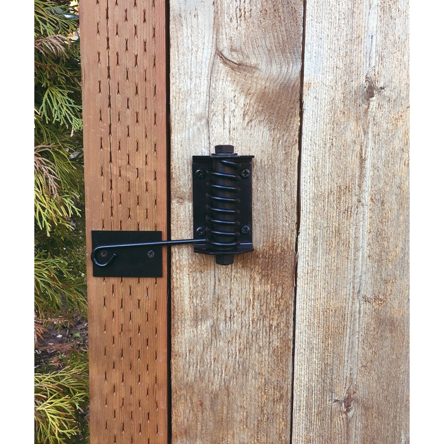 Gate Shut - Flat Gate Closer, Powder Coated, Self Closing Adjustable Gate Closer for Wood and Vinyl Gates, Works Great for Yard, Pool and Dog Gates, Outdoor Gate Spring – Made in USA