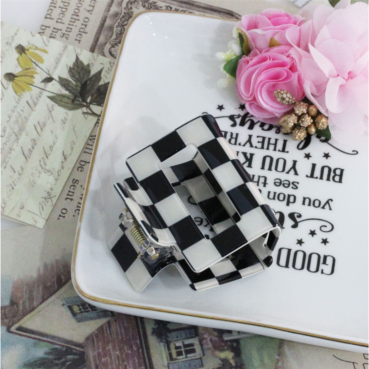 4pcs Checkered Hair Claw Clips, BetterJonny Square Checker Barrettes Cute Non Slip Hair Jaw Clips Hair Accessories for Girls and Women Thick Thin Hair