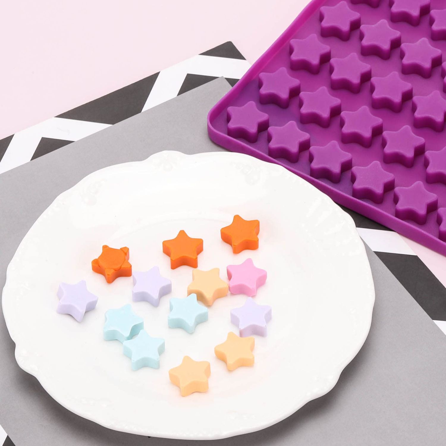 112 Cavity Mini Star Silicone Molds Fun Shaped Chocolate Molds for Homemade Dog Training Treats, Gummies, Candy, Chocolate Chips,Biscuits
