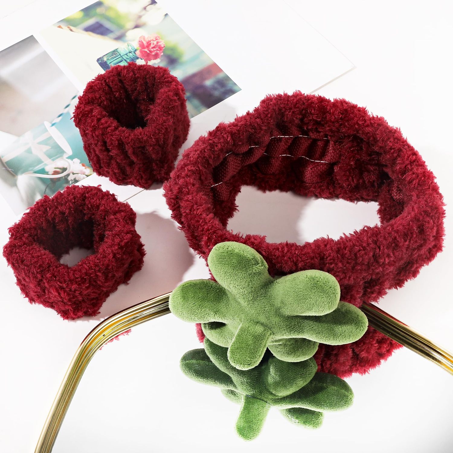Ivyu Spa Skincare Headbands& Wristband Set，Cute Strawberry Makeup Headband For Women Girls,Non Slip Sponge Headband，Skincare-Padded Soft Thick Terry Cloth Hair Band Accessory.