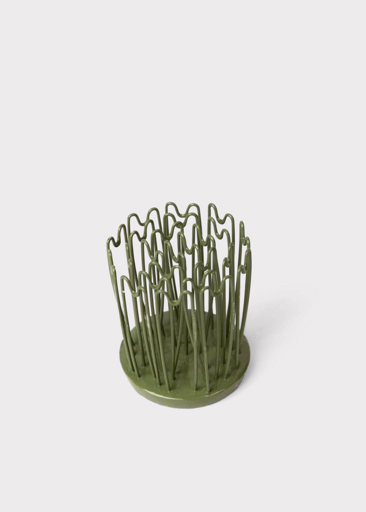 small hairpin frog holder tool for flower arranging