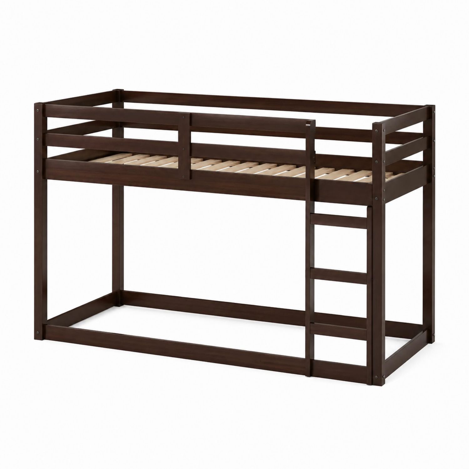 Cama alta de madera marrón con escalera-luntrivaria