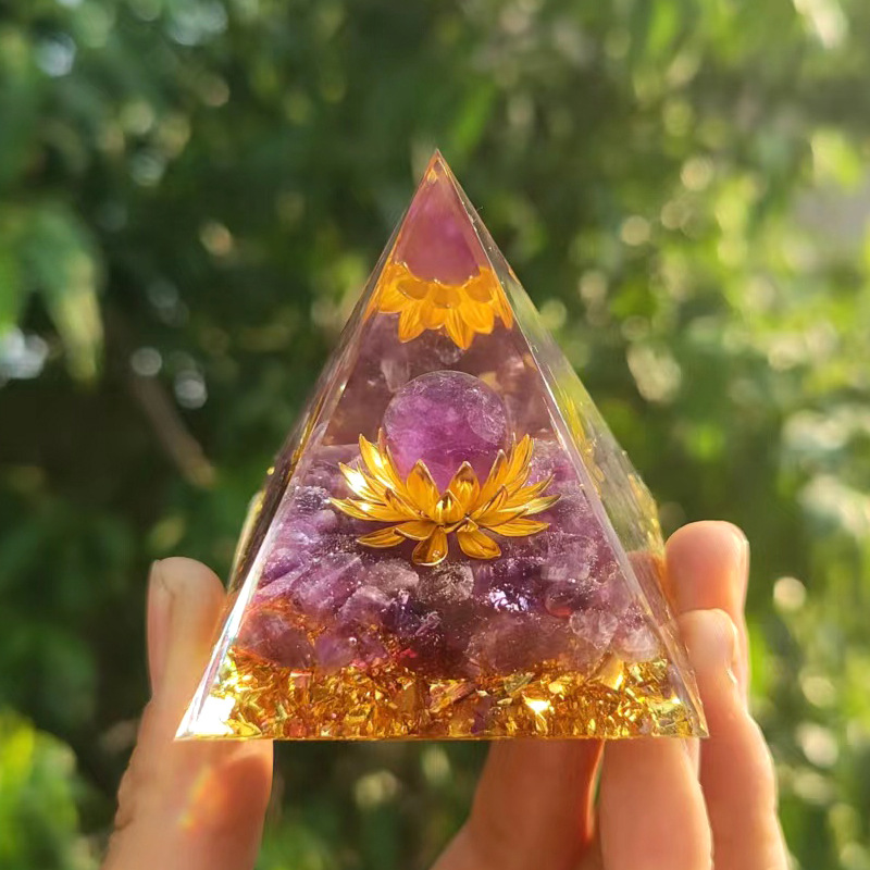 Glimmer Crystal Pyramid Energy Generator