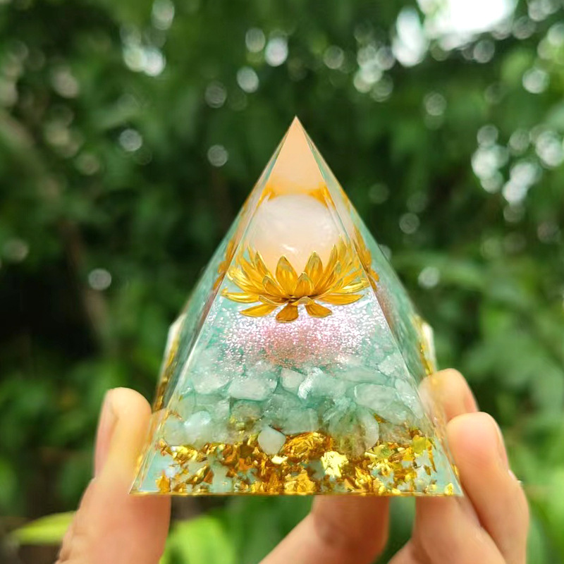 Glimmer Crystal Pyramid Energy Generator