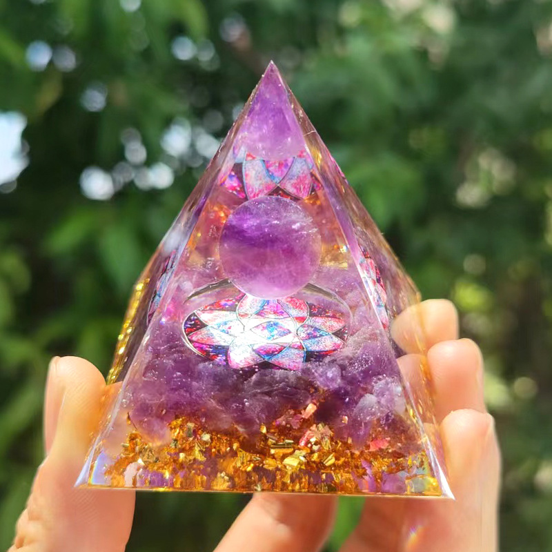 Glimmer Crystal Pyramid Energy Generator