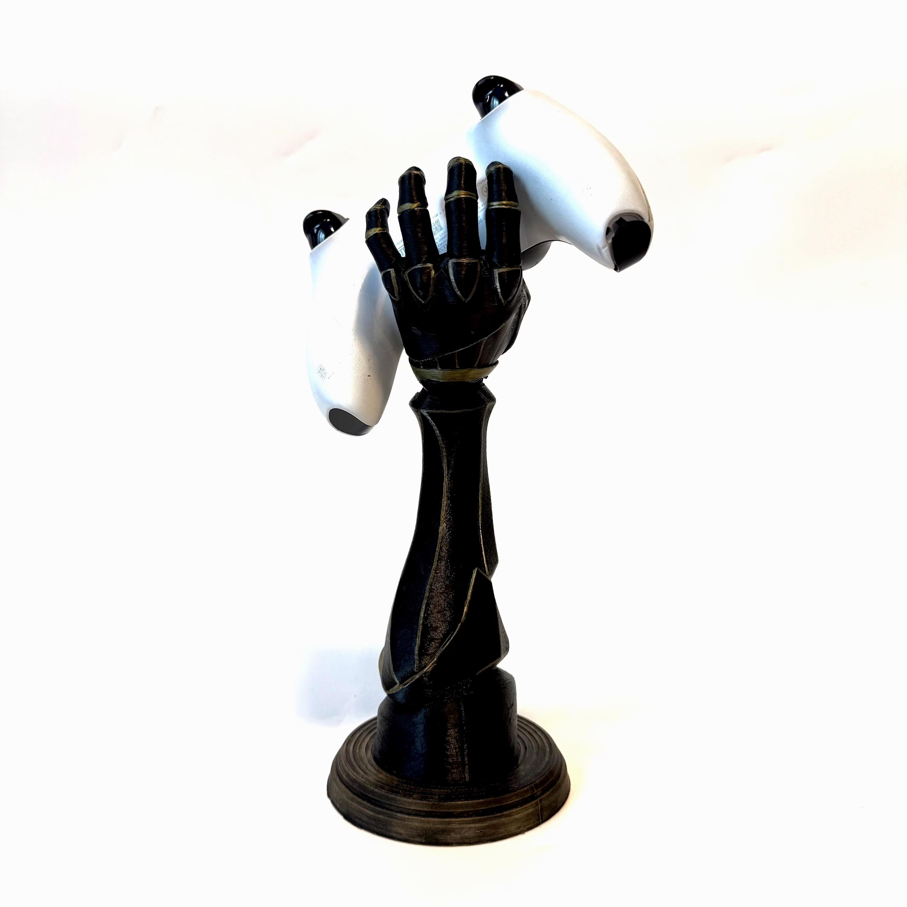 Clair Obscur Expedition 33 Controller Holder – Gustave Hand Prosthesis Stand