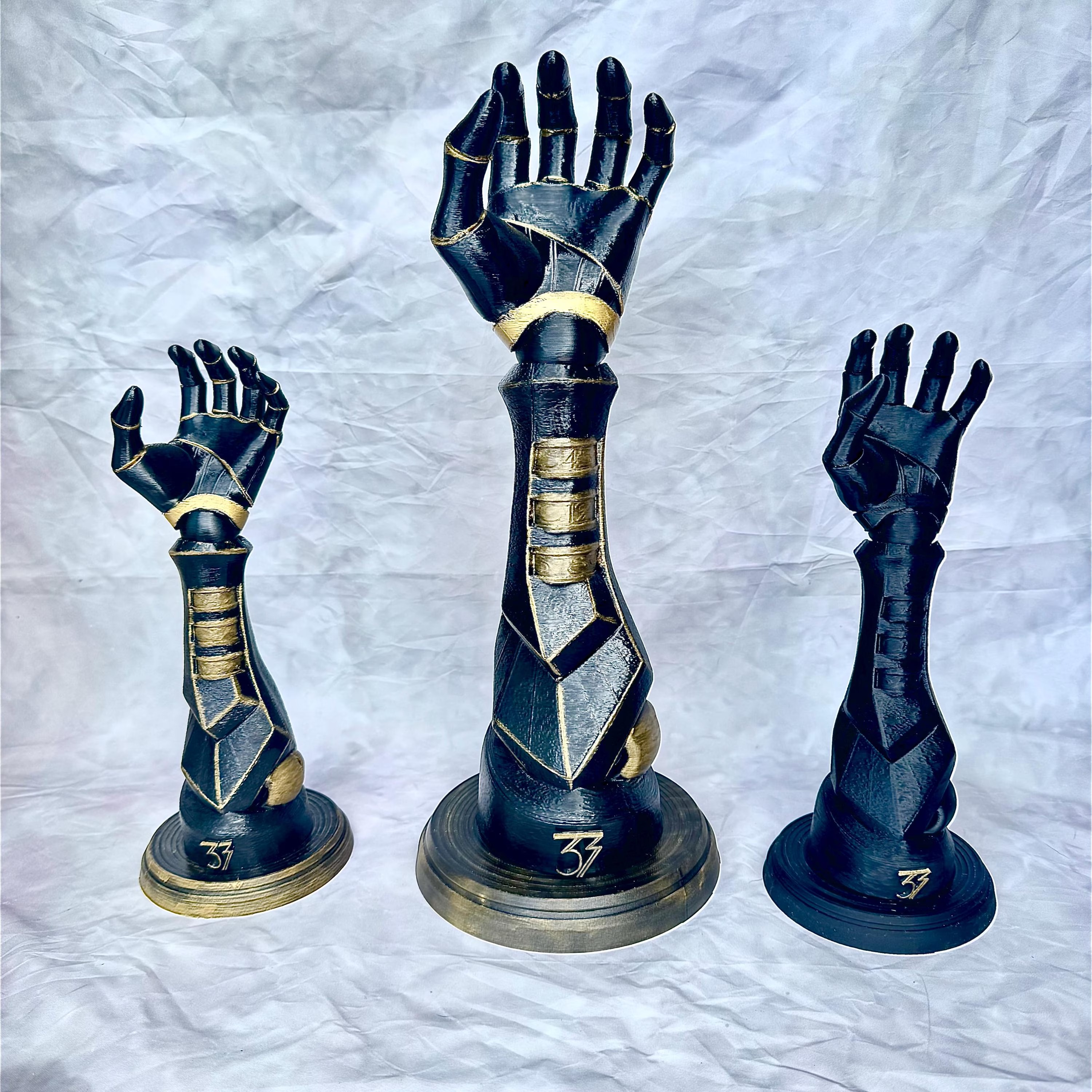 Clair Obscur Expedition 33 Controller Holder – Gustave Hand Prosthesis Stand