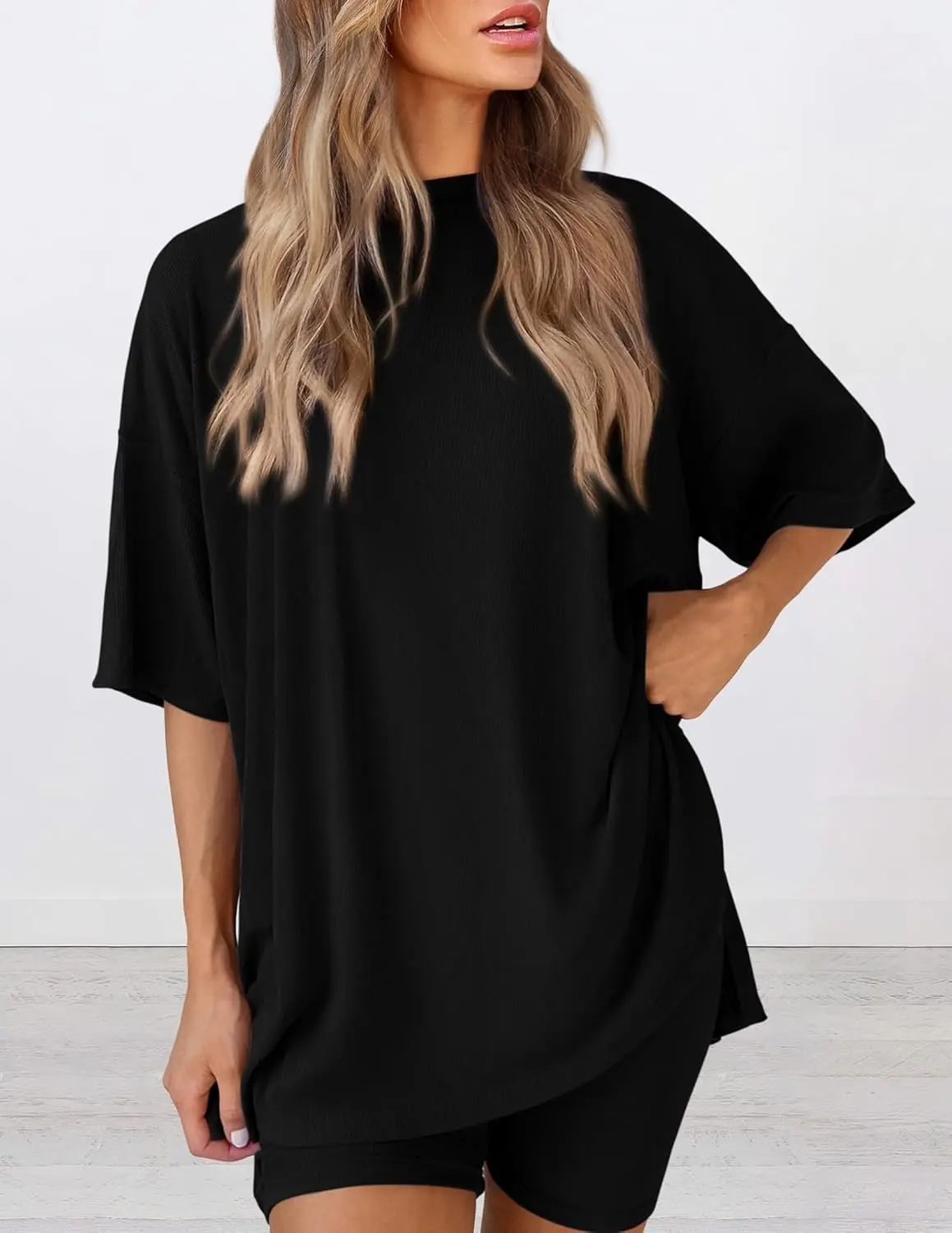 Women's 2026 Summer Minimalist Basic Suits, Two-Piece Set For Women Round Neck Oversized Shirt & Fitted Shorts Matching Clothing Set, Plus Size Split Hem Clothes for Airport Travel & Lounge, Crewneck  pretty girl sets
