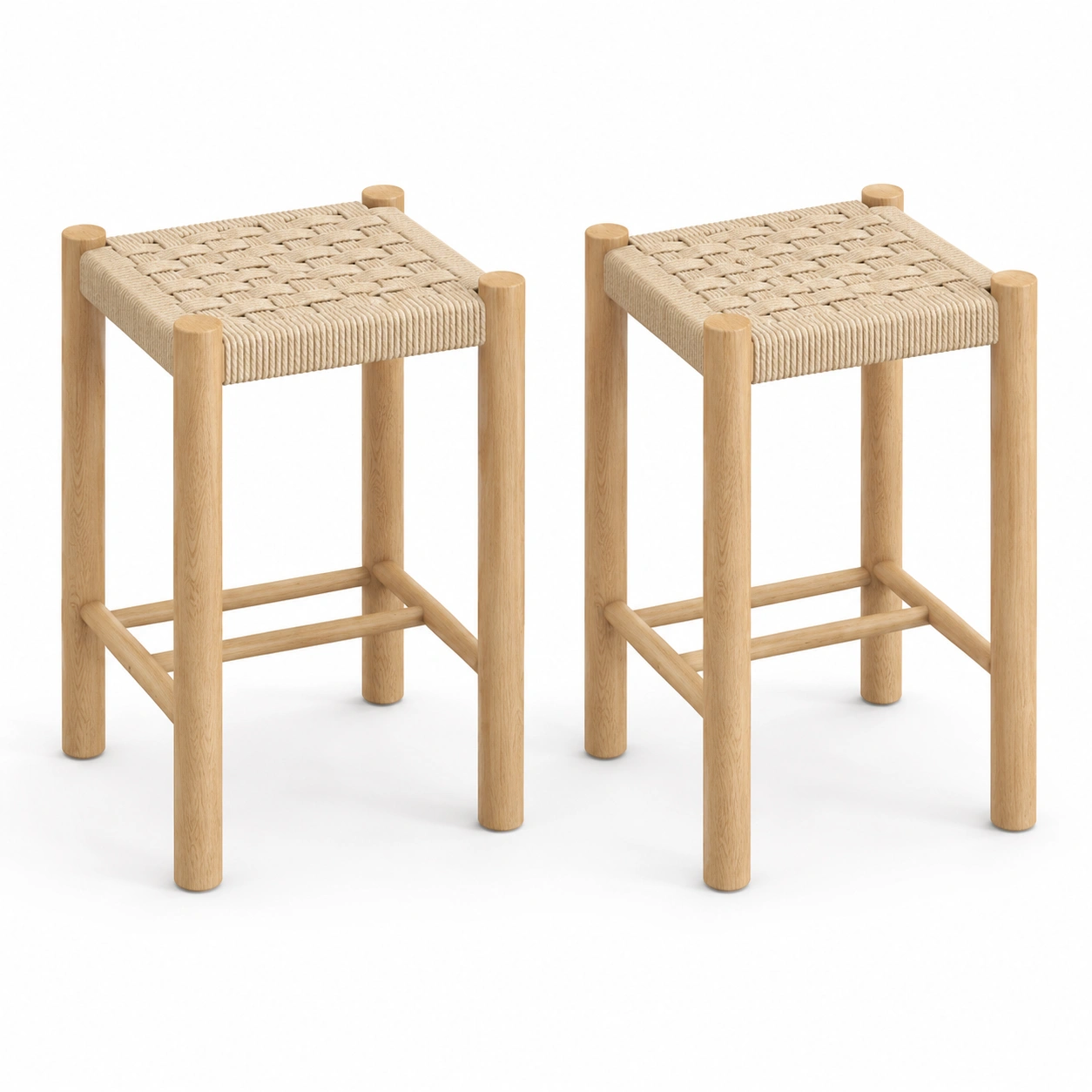 Juego de dos taburetes de madera tejidos