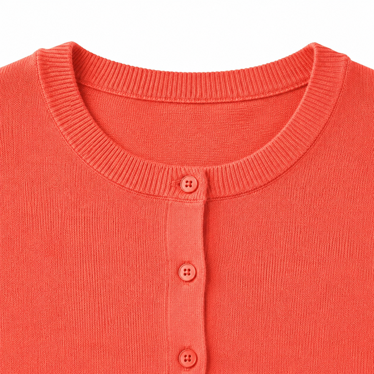 Crew neck and tone-on-tone button detail