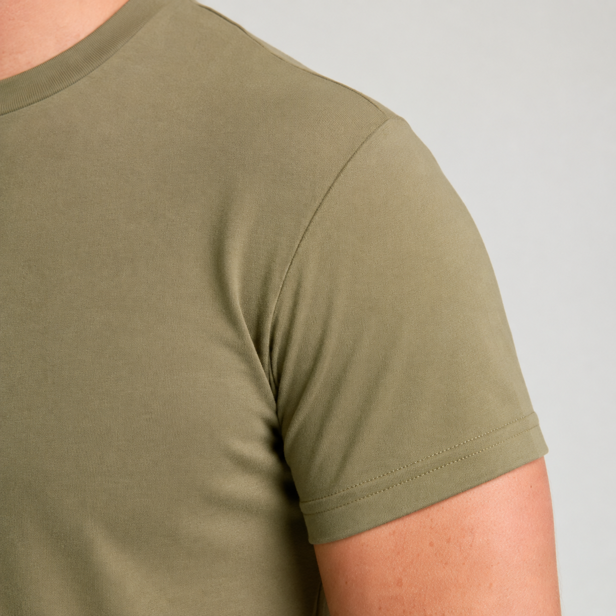 Shoulder and arm fit detail