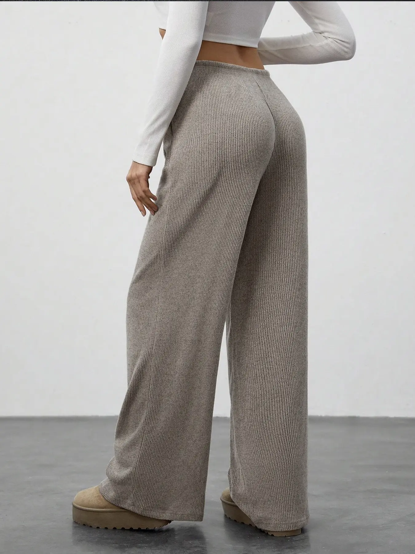 Women's high-waist wide-leg lounge pants detail 7