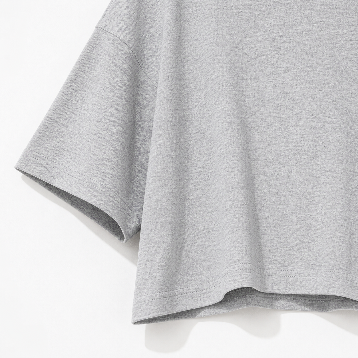 Wide sleeve and cropped hem detail