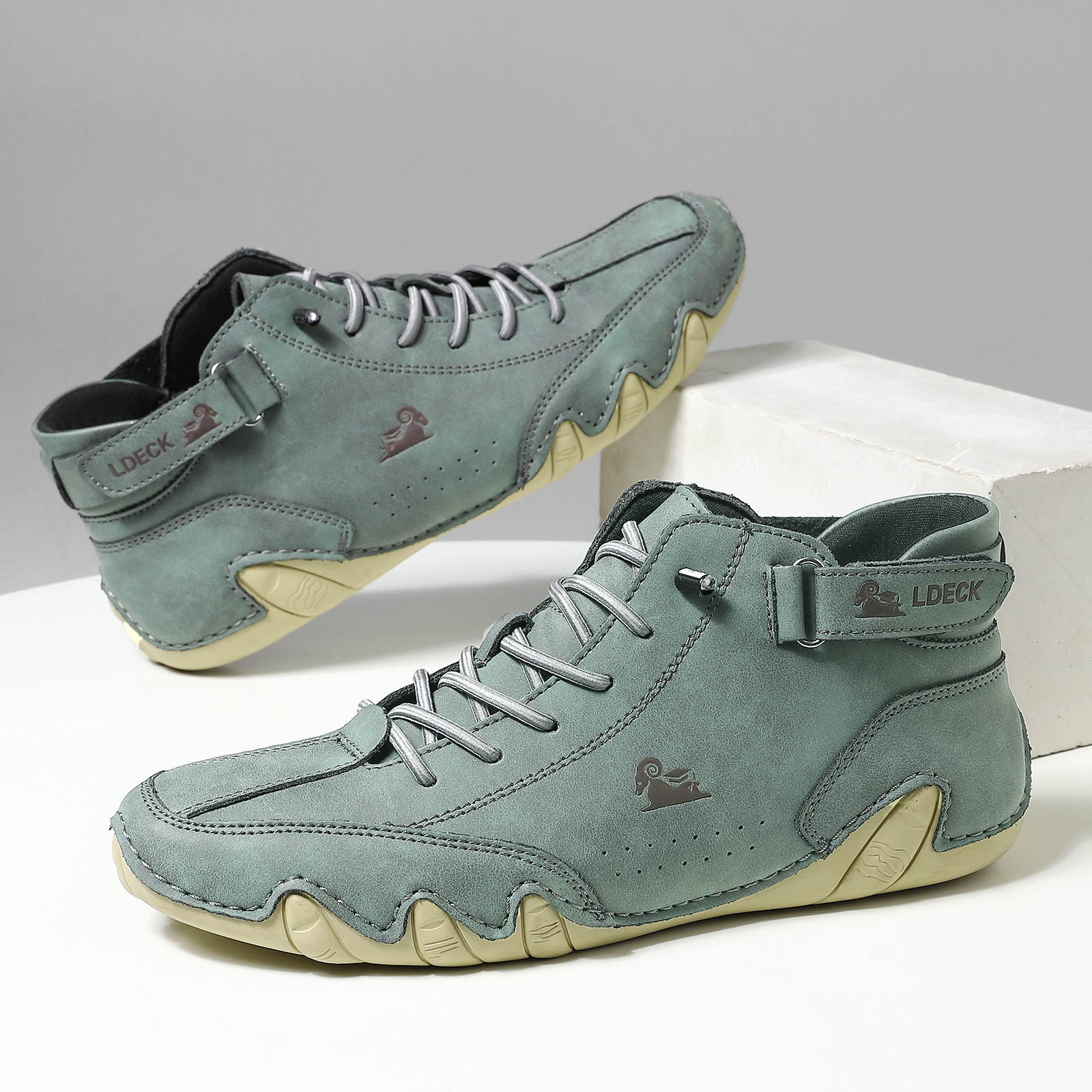 🔥Today 70% off🔥 Unisex Waterproof Fashion Orthopedic Shoes with Arched Foot Support