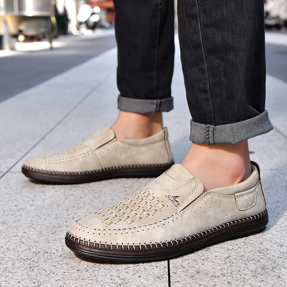Men's breathable casual walking shoes with arch support
