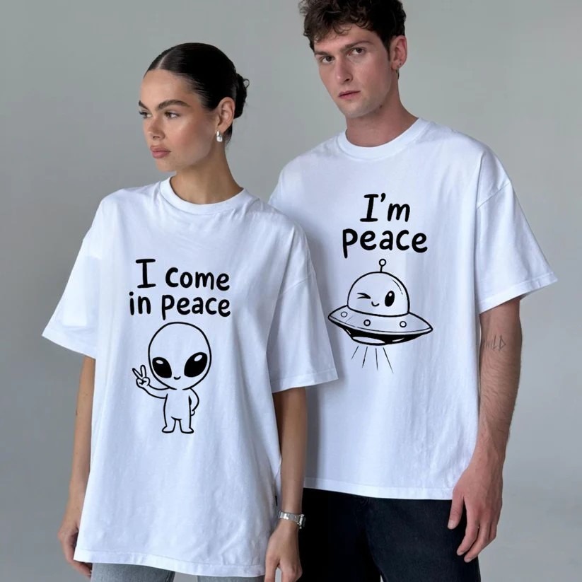 Unisex - Funny Alien Couple Matching Shirts I Come In Peace I'm Peace UFO T-Shirt - Valentine's Day Gifts