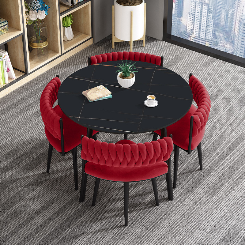 Juego de mesa y sillas de comedor de lujo, ligero y personalizado, con losa de roca cuadrada, para comedor de apartamentos pequeños.