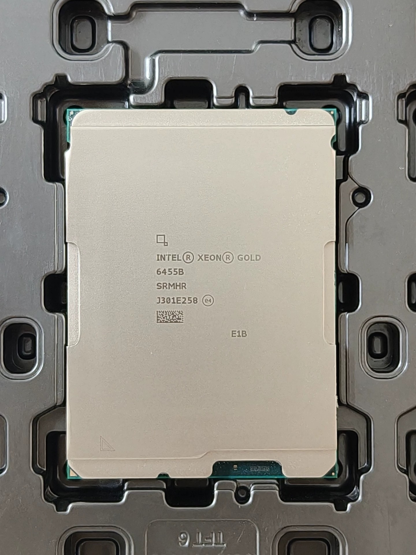4Th intel Xeon Gold 6442Y 6443N 6444Y 6448H 6448Y 6454S 6458Q 6456C 6459C 6460C 6462C 6466C LGA4677 CPU Used Processor