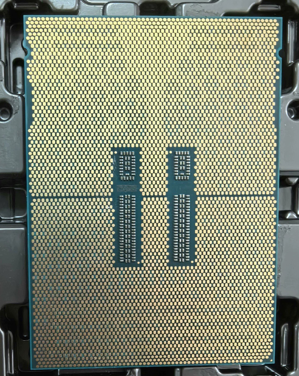 4Th intel Xeon Platinum 8444H 8450H 8452Y 8454H 8458P 8460H 8460Y+ 8461V 8462Y+ LGA4677 CPU Used Processor