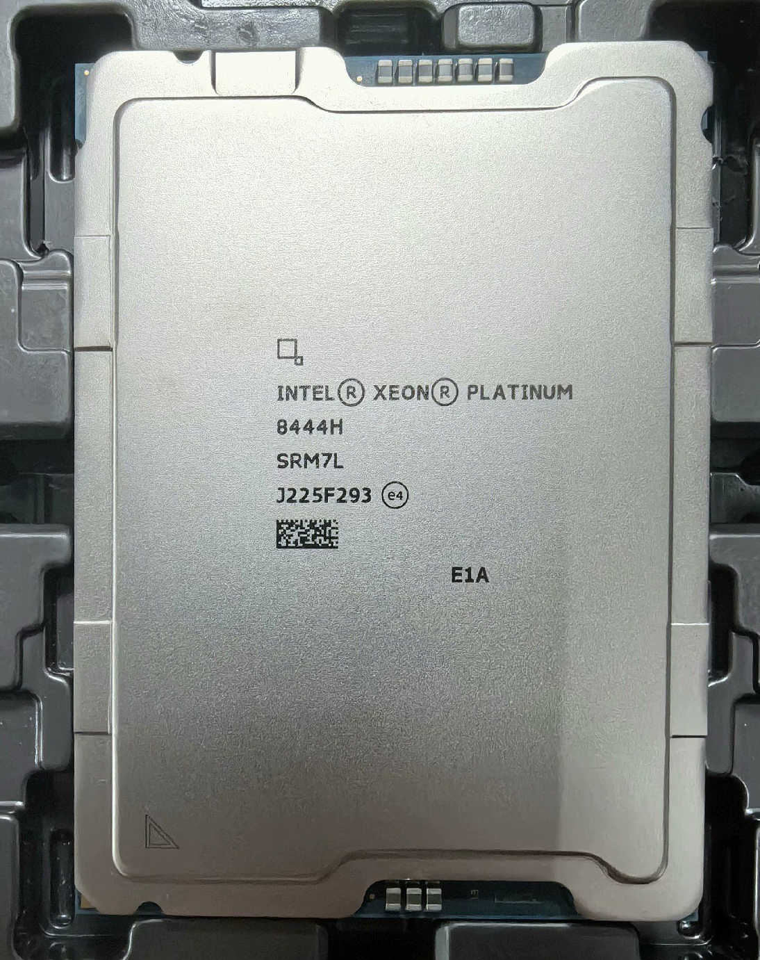 4Th intel Xeon Platinum 8444H 8450H 8452Y 8454H 8458P 8460H 8460Y+ 8461V 8462Y+ LGA4677 CPU Used Processor